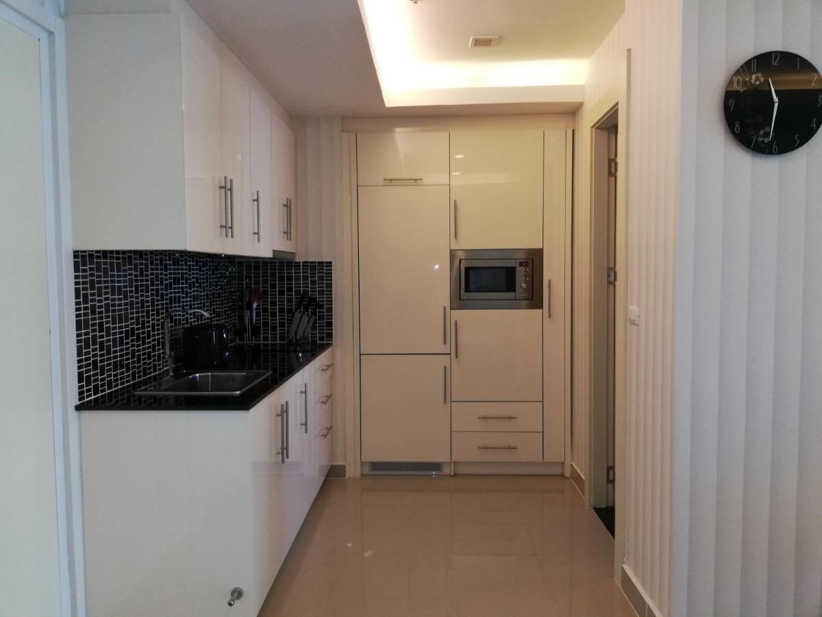 Cosy Beach View Apartments Pattaya Exterior photo