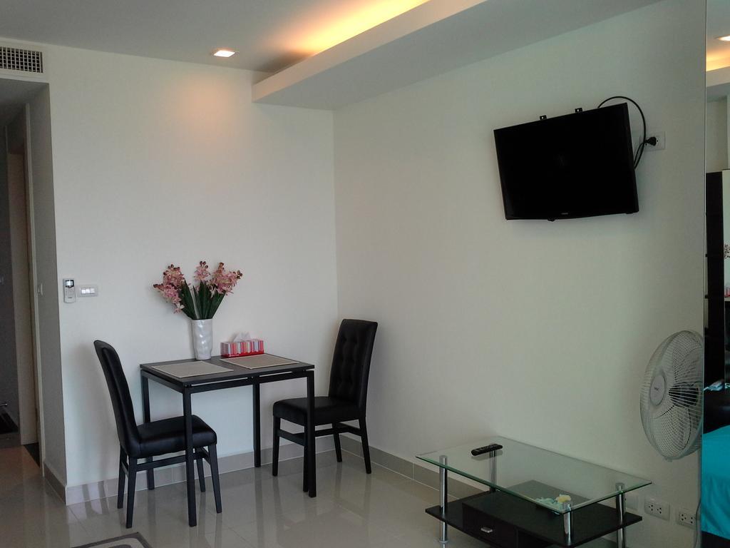 Cosy Beach View Apartments Pattaya Exterior photo