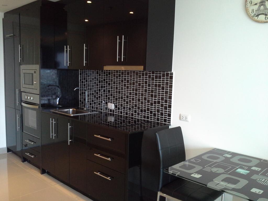 Cosy Beach View Apartments Pattaya Exterior photo