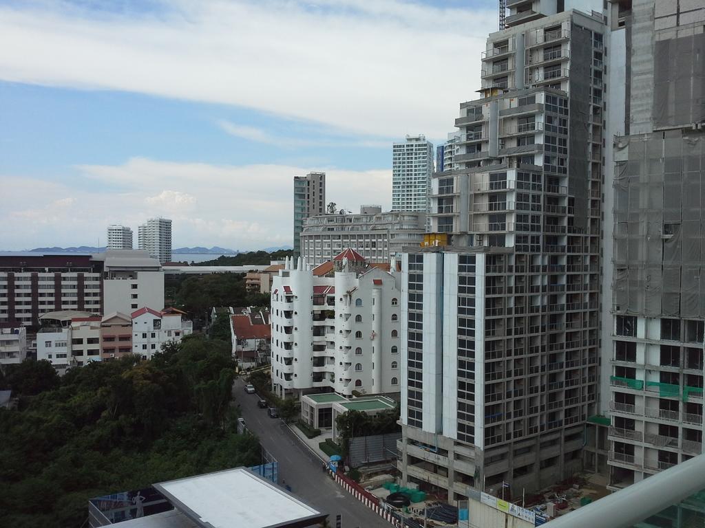 Cosy Beach View Apartments Pattaya Exterior photo