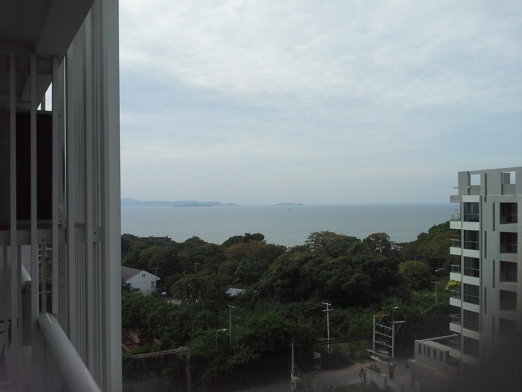 Cosy Beach View Apartments Pattaya Exterior photo